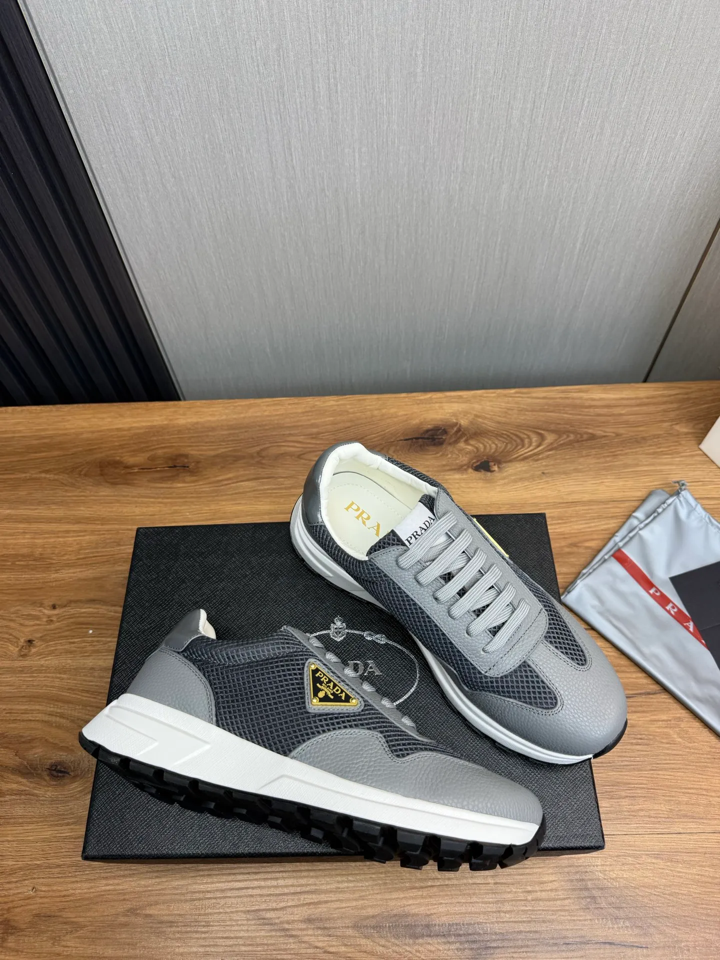Men's shoes 💰780💰 [PRADA] Men's shoes are popular in the counter, official website synchronization, 1 high-quality shipment ✔️Original cowhide stitching breathable mesh + cowhide lining, 1🆚1 replica, original original bottom, 38-45 (38.45 custom-made, non-refundable)